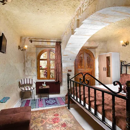 Romantic Cave *
