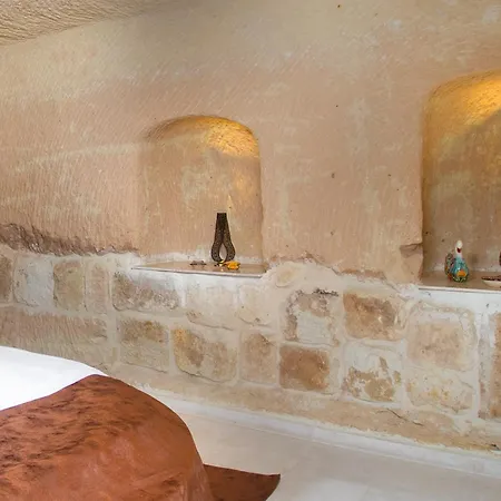 Romantic Cave Hotel *