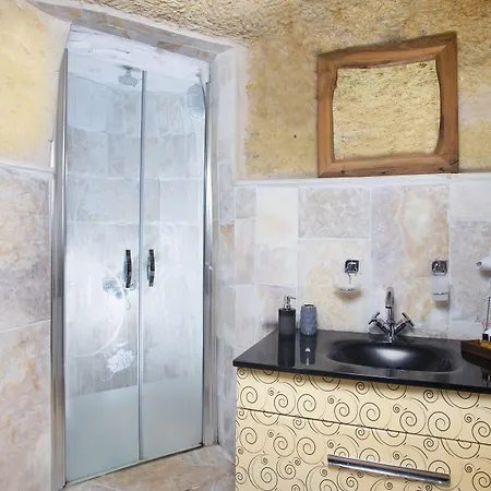 Hotel Romantic Cave *