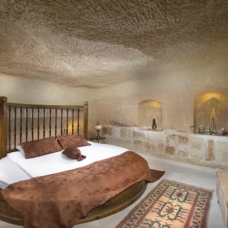 Romantic Cave Hotel *