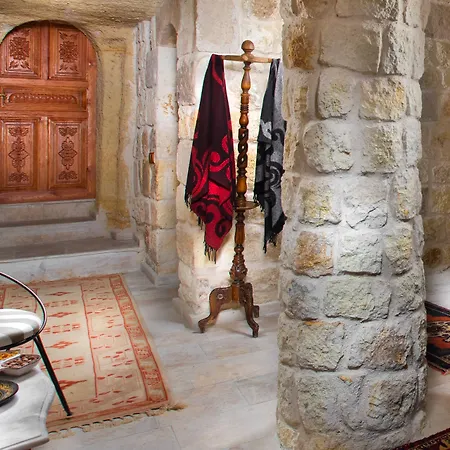 Romantic Cave *