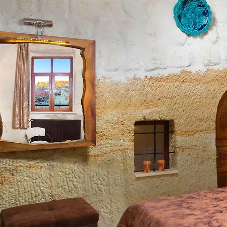 Romantic Cave *